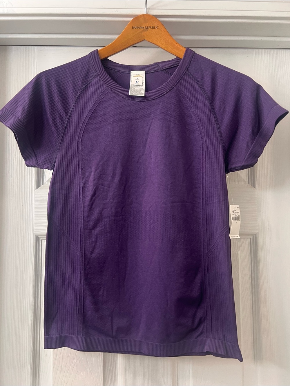 Old Navy Purple Short Sleeves Athletic Top
Sz Medium 
Workout/ Gym